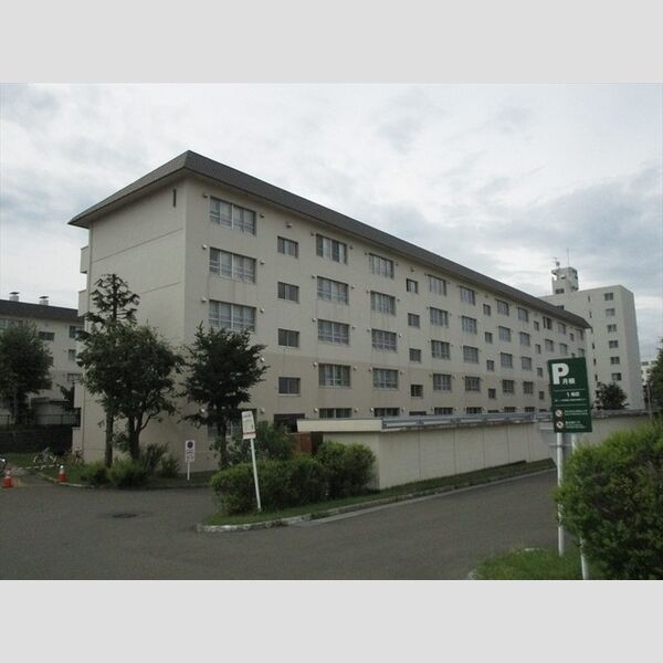札幌西月寒団地1号棟 画像1