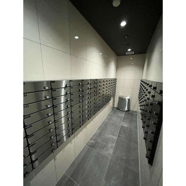 MELDIA CREST TAPP NAMBA-WESTの外観5枚目