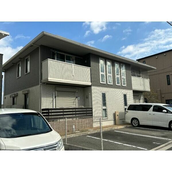 コリーヌ城山台の外観2枚目