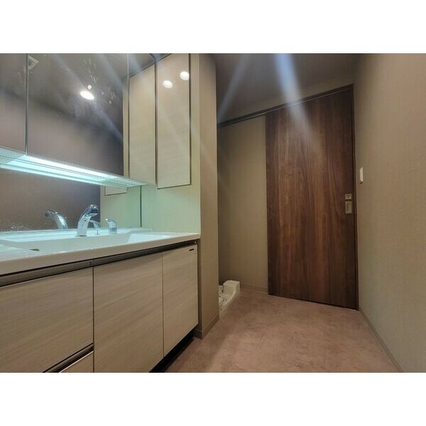 プレサンスレジェンド堺筋本町タワーの室内写真1枚目