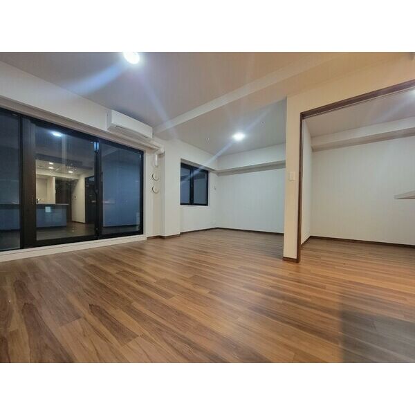 プレサンスレジェンド堺筋本町タワーの室内写真6枚目