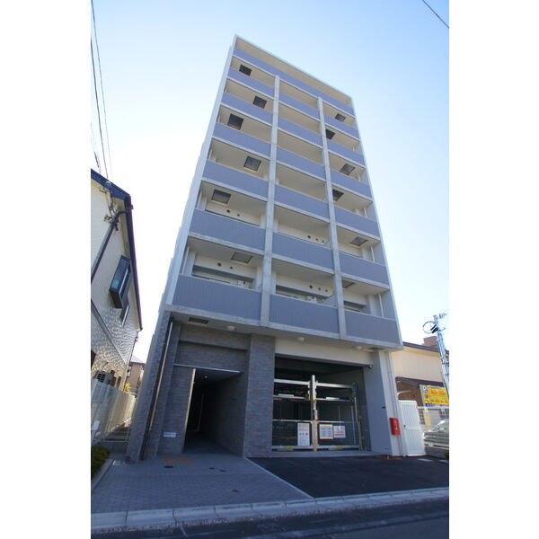 M:COURT江坂の外観2枚目