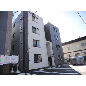 8 3W2(c)HACHI SANWESTNY