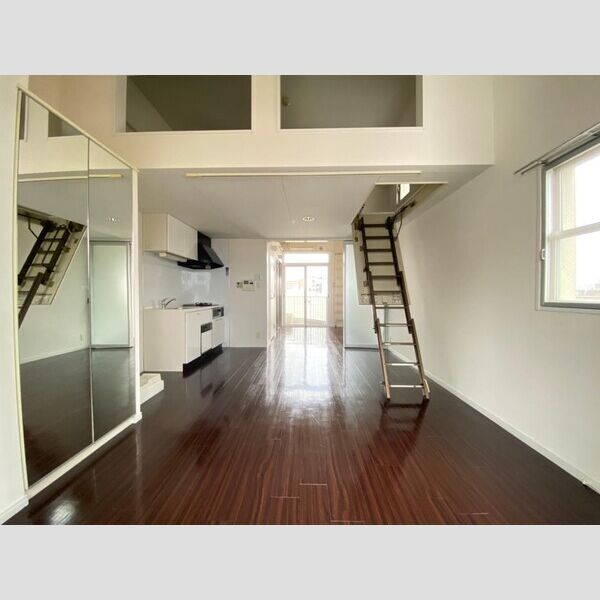 ZEUS難波crystalの室内写真1枚目