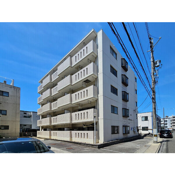 リアプロマンション外観