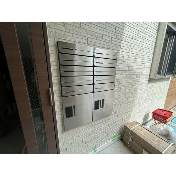 カリーナコートの外観2枚目