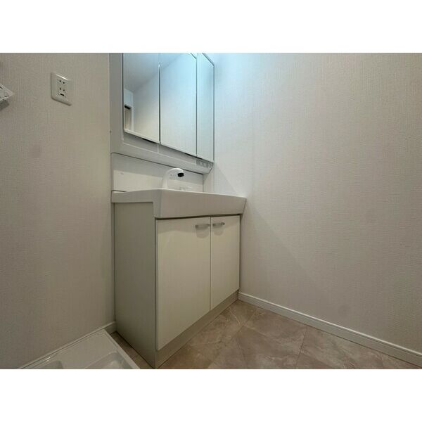 カリーナコートの外観10枚目