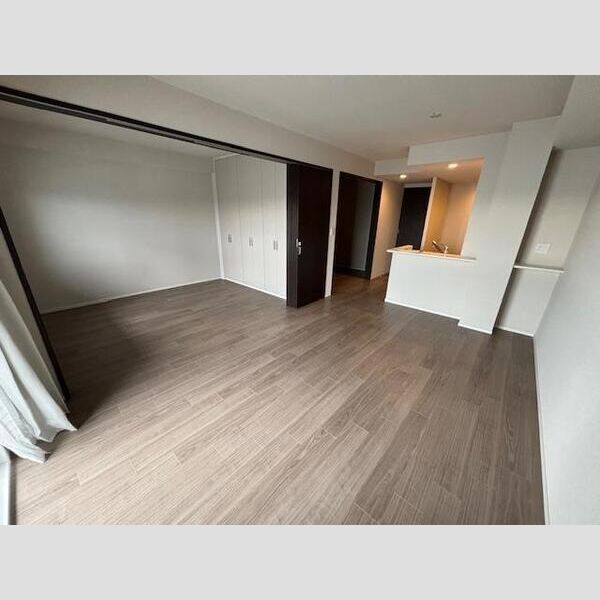 パークナード・レーベン茨木さわらぎ 705号の室内写真1枚目