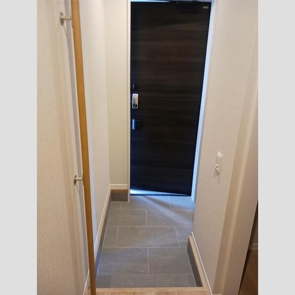 グランリュミエスタ茨木春日の室内写真3枚目