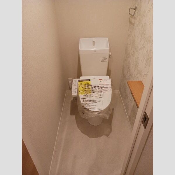 グランリュミエスタ茨木春日の室内写真6枚目