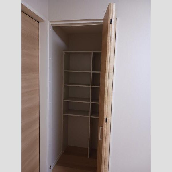 グランリュミエスタ茨木春日の室内写真8枚目