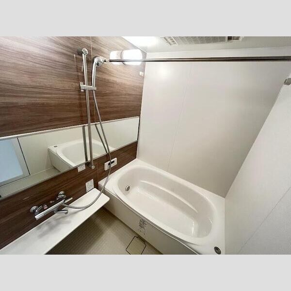 グランヴィラッセ北梅田の室内写真4枚目