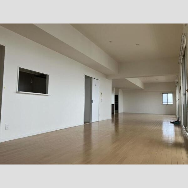 アーバンウェル茨木の室内写真3枚目