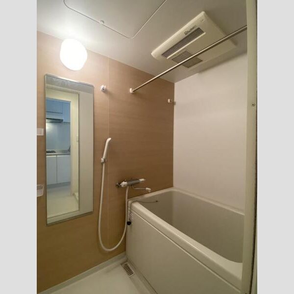 トレヴァンス梅田の室内写真6枚目