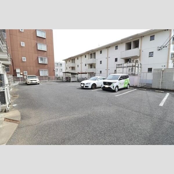 駐車場 (駐車場)