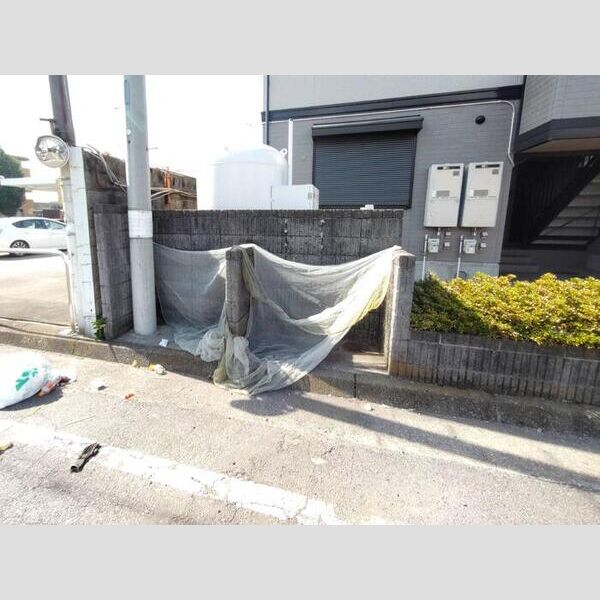 現地周辺 (ゴミステーションです。)