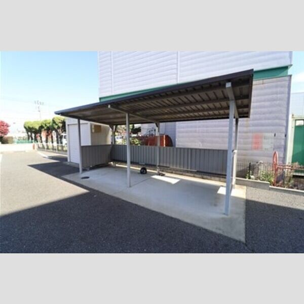 現地周辺 (駐輪場)