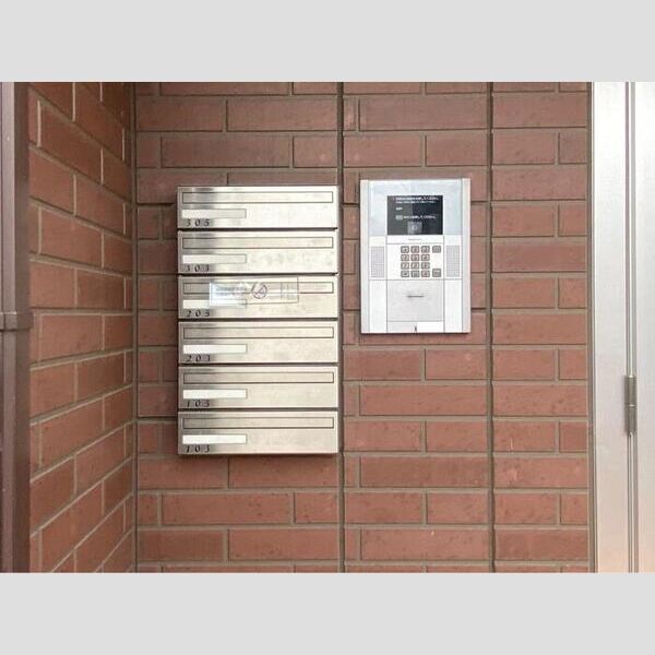 エントランス (エントランス)