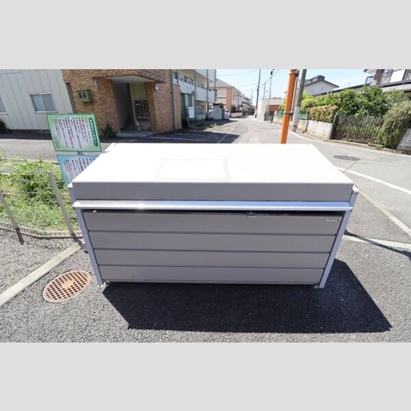 現地周辺 (ゴミストッカー)