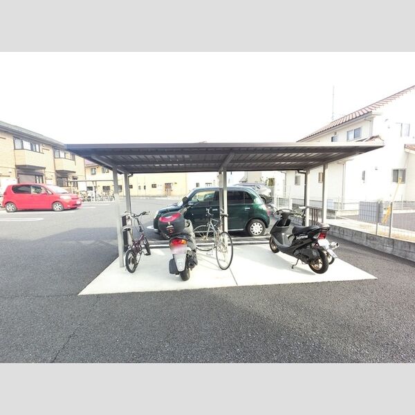 現地周辺 (駐輪場)