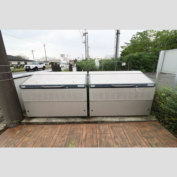 現地周辺 (ゴミ置き場)