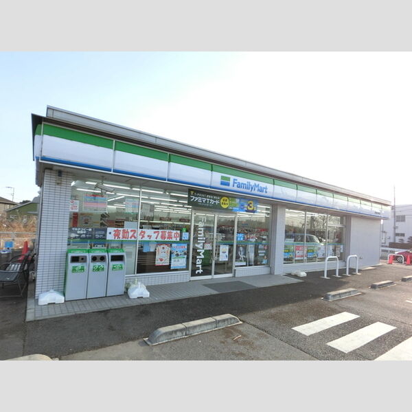 現地周辺 (ファミリーマート伊勢崎市場町店)