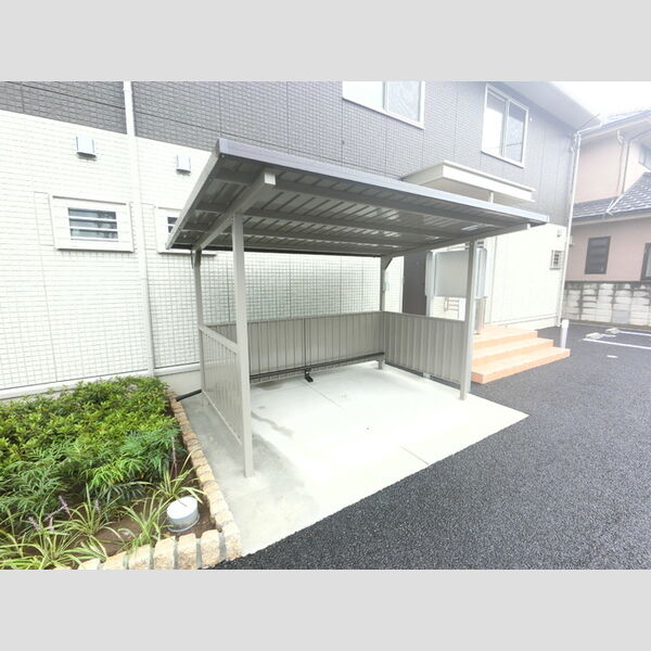 現地周辺 (駐輪場)