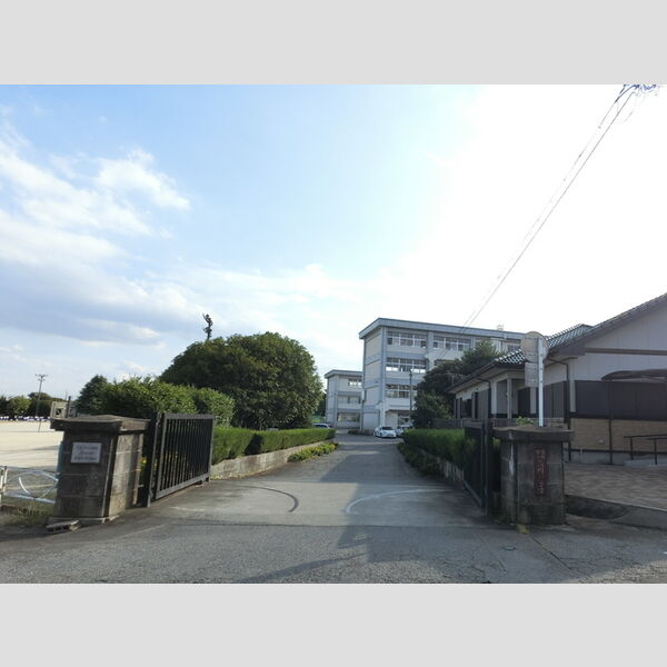 現地周辺 (渋川市立渋川中学校(830m))