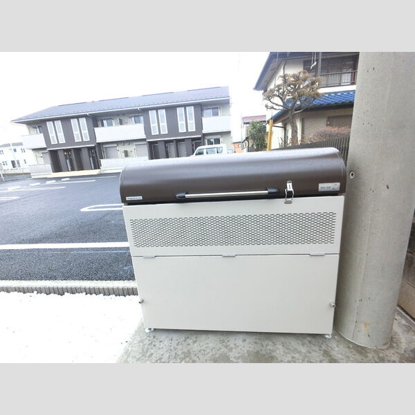 現地周辺 (ゴミステーションです。)