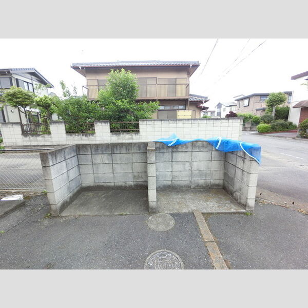 現地周辺 (ゴミステーションです。)
