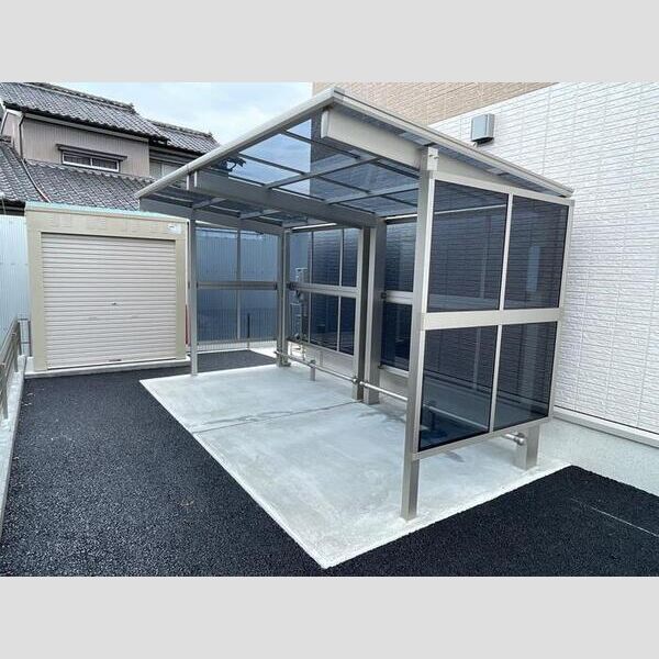 現地周辺 (駐輪場)