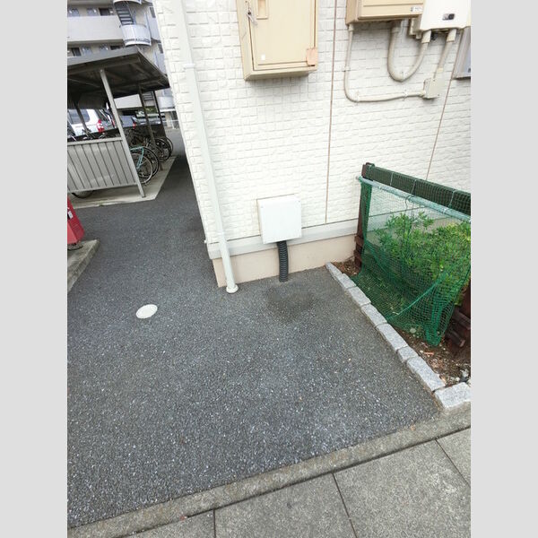 現地周辺 (ゴミステーションです。)