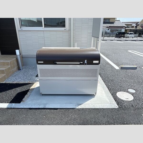 現地周辺 (ゴミステーションです。)