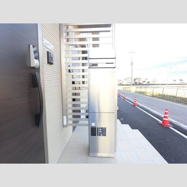 現地周辺 (宅配ボックス付きポスト)