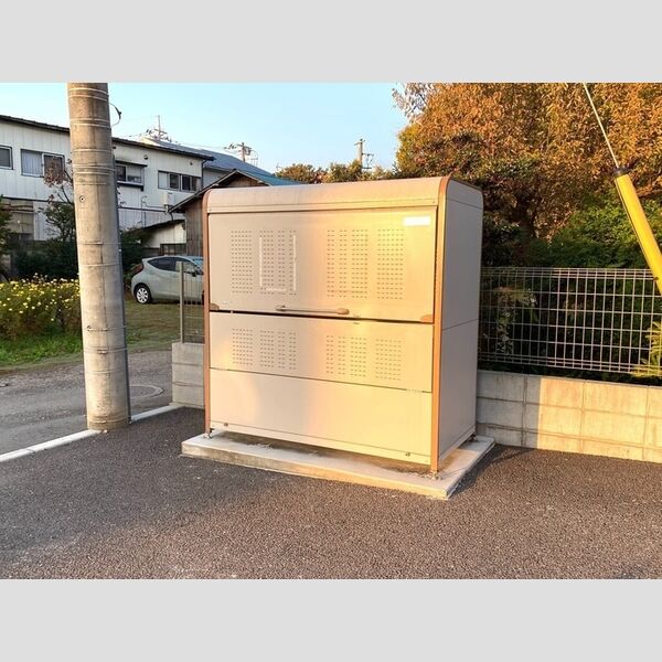 現地周辺 (ゴミステーションです。)