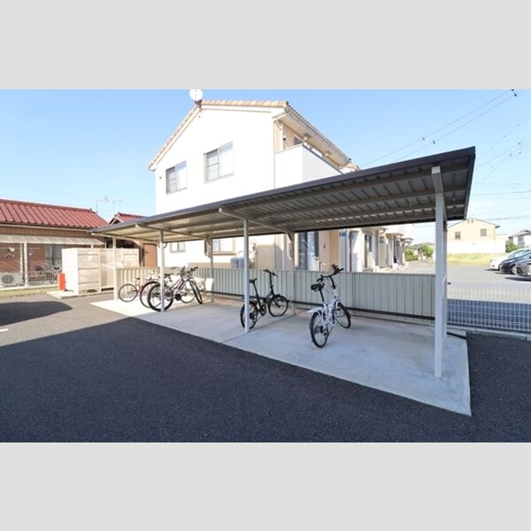 現地周辺 (駐輪場)