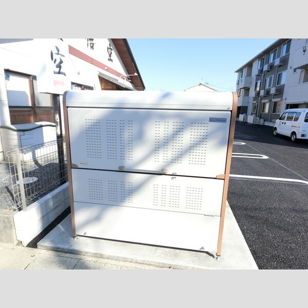 現地周辺 (ゴミステーションです。)