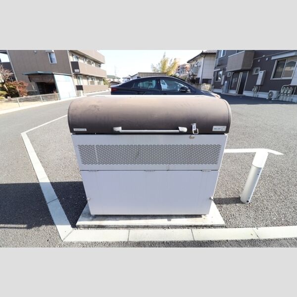 現地周辺 (ゴミストッカー)