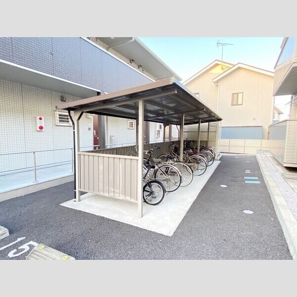 現地周辺 (駐輪場)