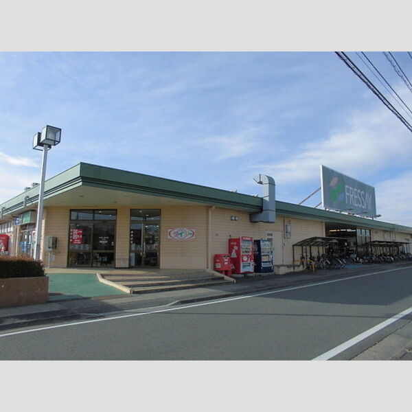 現地周辺 (フレッセイ荒牧店)
