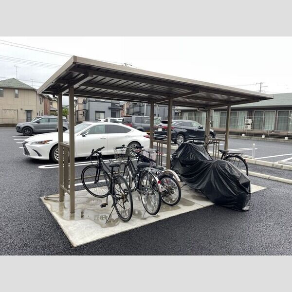 現地周辺 (駐輪場)