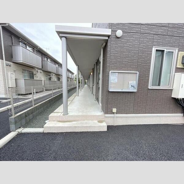エントランス (エントランス)