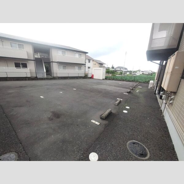 駐車場 (駐車場)