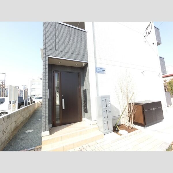 エントランス (エントランス)
