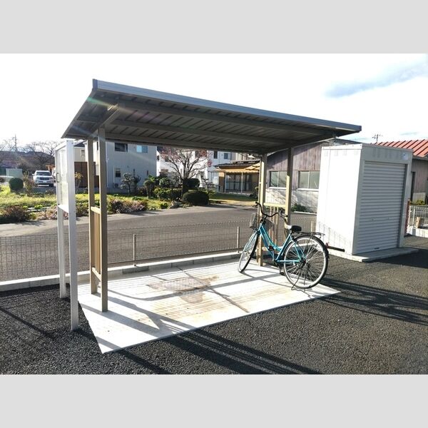 現地周辺 (駐輪場)