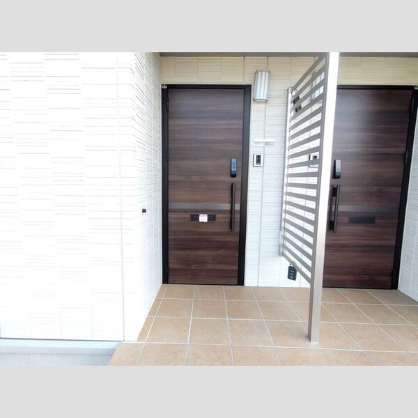 エントランス (エントランス)