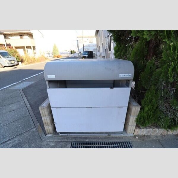 現地周辺 (ゴミ置き場)