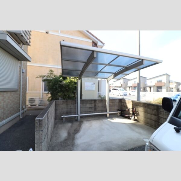 現地周辺 (駐輪場)