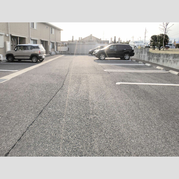 駐車場 (駐車場)