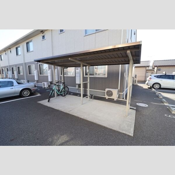 現地周辺 (駐輪場)